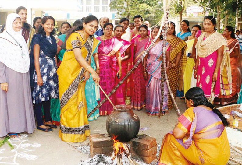 குமரி மாவட்டத்தில் அரசு அலுவலகங்களில் பொங்கல் விழா கொண்டாட்டம்