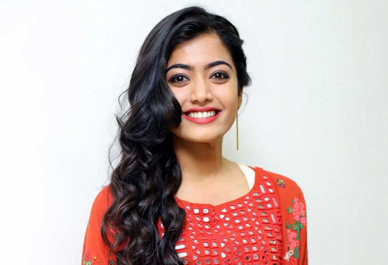 Acting In Tamil And Kannada Languages Famous Actress Home Income Tax 