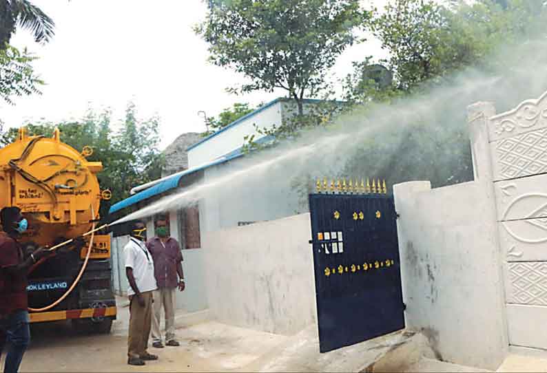 கடலூரில் கட்டுப்பாட்டு பகுதிகளில் கிருமிநாசினி தெளிக்கும் பணி தீவிரம்