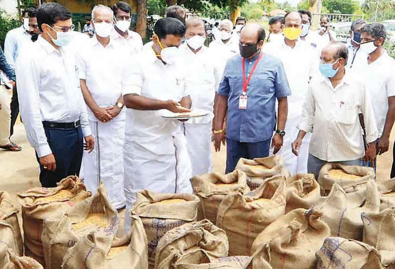 கூட்டுறவு வங்கிகளில் நகைக்கடன் வழங்குவது நிறுத்தம் என்பது தவறான தகவல் அமைச்சர் காமராஜ் பேட்டி