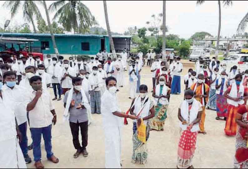 ஆத்தூர் ஒன்றியத்தில் மாற்றுக்கட்சியினர் அ.தி.மு.க.வில் இணைந்தனர்