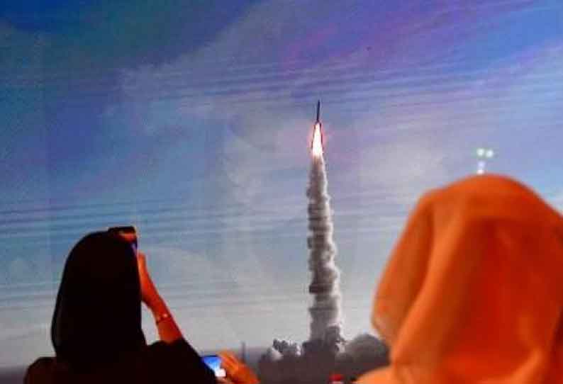 செவ்வாய் கிரகத்திற்கு விண்கலம் அனுப்பி சாதனை புரிந்த ஐக்கிய அரபு அமீரகம்