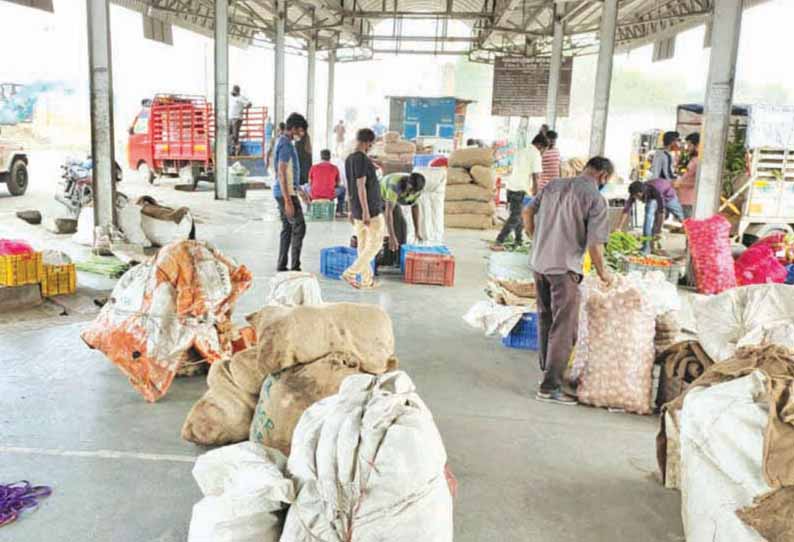 கொரோனா பரவலை தடுக்க உக்கடம் பஸ் நிலையத்துக்கு மீண்டும் காய்கறி சந்தை மாற்றம்