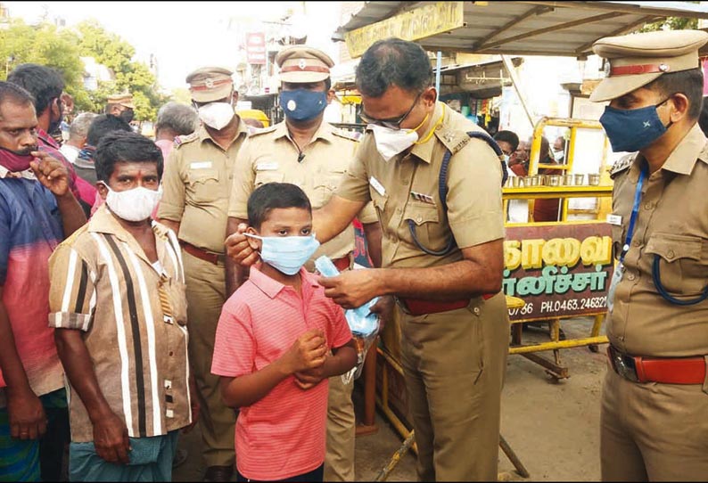 கொரோனா பரவலைக் கட்டுப்படுத்த பொதுமக்கள் ஒத்துழைக்க வேண்டும் - மாவட்ட போலீஸ் சூப்பிரண்டு ஜெயக்குமார் பேச்சு