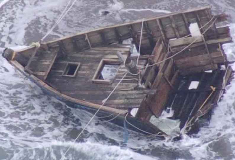 ஜப்பான் கடற்கரையில் ஒதுங்கும் மனித எலும்புக்கூடுகளுடன் கூடிய வடகொரிய பேய் படகுகள்