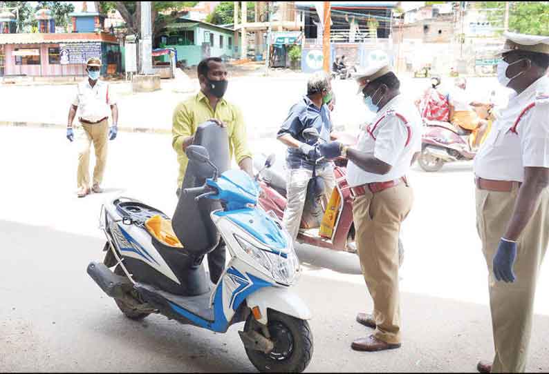 அனைத்து கடைகளும் மூடல்: முழு ஊரடங்கால் வேலூர் மாநகரம் வெறிச்சோடியது தேவையின்றி சுற்றித்திரிந்தவர்களுக்கு அபராதம்