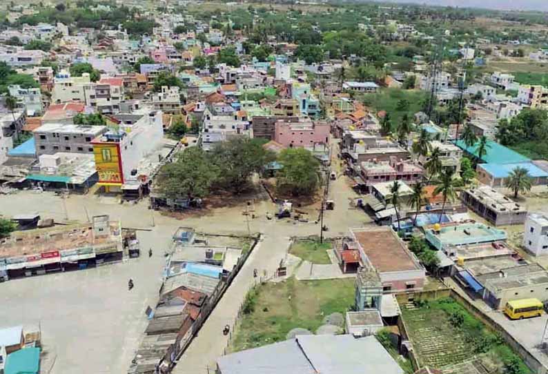 மாவட்டம் முழுவதும் முழு ஊரடங்கு: போக்குவரத்து இன்றி வெறிச்சோடிய சாலைகள்