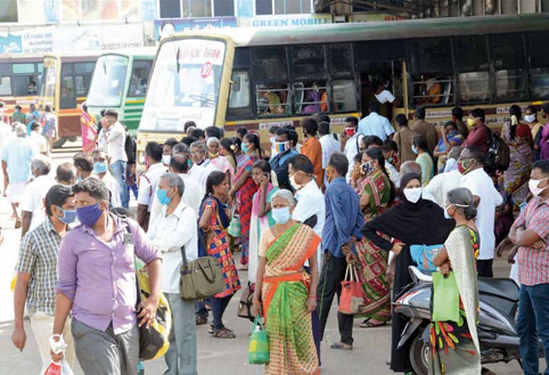 டவுன் பஸ்களில் செல்லும் பயணிகள் எண்ணிக்கை அதிகரிப்பு; ஈரோட்டில் ஏராளமானவர்கள் குவிந்தனர்