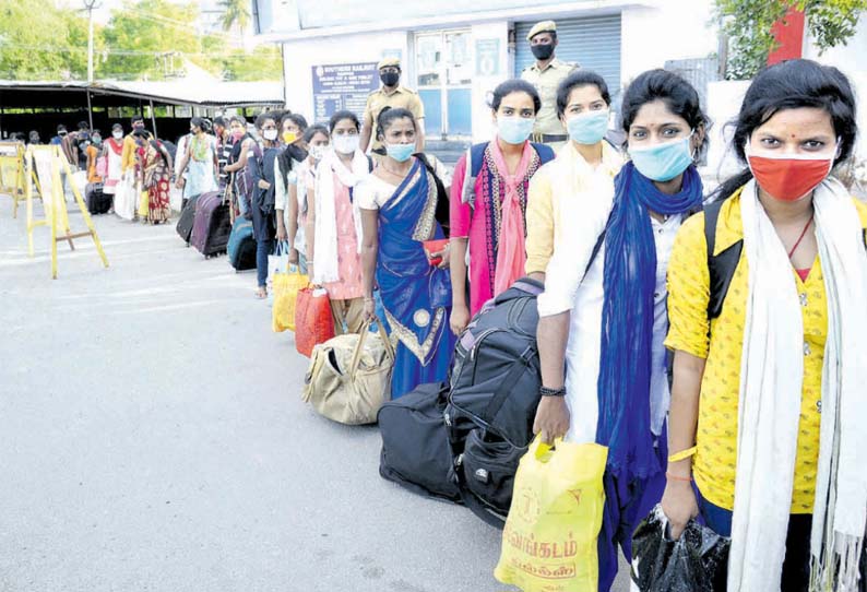 திருப்பூரில் இருந்து ஜார்கண்டிற்கு  சிறப்பு ரெயிலில் 1,600 தொழிலாளர்கள் பயணம்