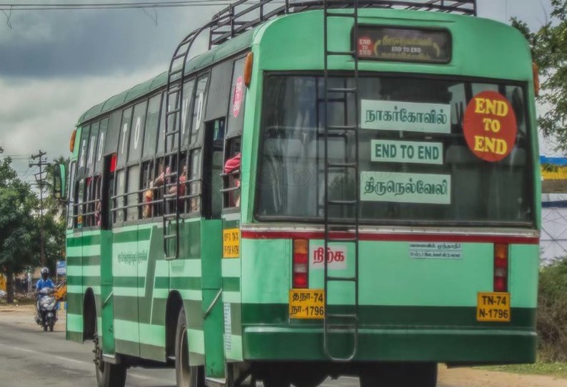 கொரோனா தடுப்பு கெடுபிடி காரணமாக நெல்லை-நாகர்கோவில் பஸ்சில் பயணிகள் கூட்டம் குறைந்தது