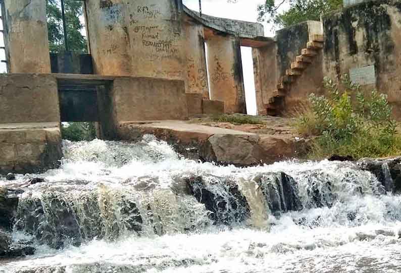 தென்மேற்கு பருவமழையால் நொய்யல் ஆற்றில் தண்ணீர் - விவசாயிகள் மகிழ்ச்சி