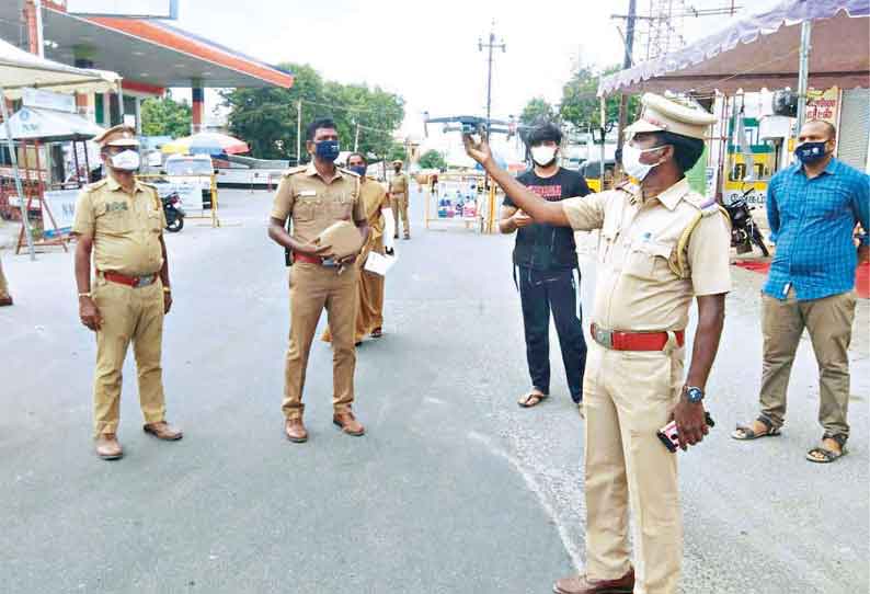 திருவள்ளூர் மாவட்டத்தில் முழு ஊரடங்கு எதிரொலி: ஆளில்லா குட்டி விமான கேமரா மூலம் போலீசார் கண்காணிப்பு