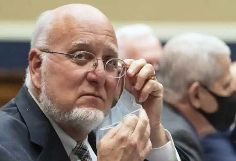 கொரோனா வைரஸ் அமெரிக்காவை தலைகுனிய வைக்கிறது; அமெரிக்க நோய் கட்டுப்பாடு மற்றும் தடுப்பு இயக்குனர்