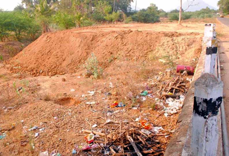 உப்பாற்றில் மருந்து கழிவுகள் கொட்டப்படும் அவலம்