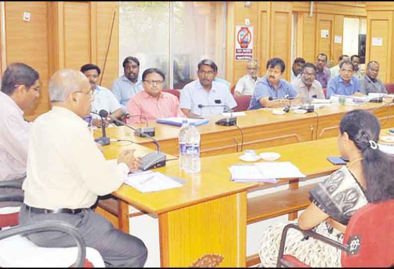 நகராட்சி, பேரூராட்சி பகுதிகளில் வாக்குச்சாவடிகளில் அடிப்படை வசதிகளை ஆய்வு செய்ய வேண்டும்