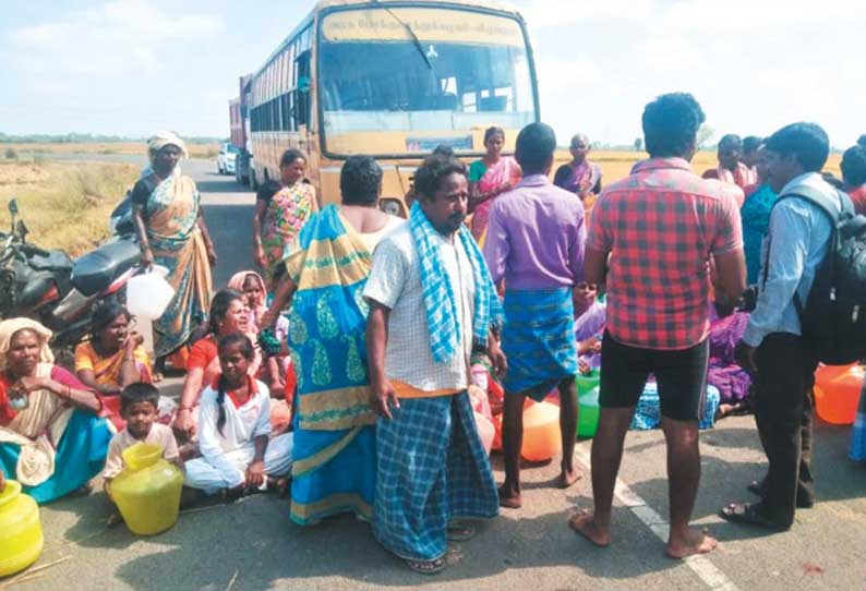 லத்தூர் ஒன்றியத்தில்   குடிநீர் வழங்கக்கோரி காலி குடங்களுடன் பொதுமக்கள் மறியல்