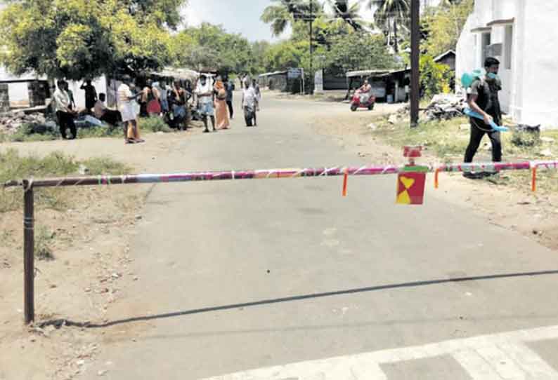 மூலனூர் அருகே ஊர் எல்லையில் சோதனைச்சாவடி அமைப்பு; வெளியாட்களுக்கு அனுமதி மறுப்பு