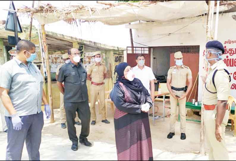 தமிழக-ஆந்திர எல்லையில் அமைக்கப்பட்டுள்ள சோதனை சாவடியை அமைச்சர் ஆய்வு