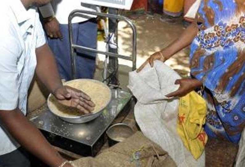 தர்மபுரி மாவட்ட ரேஷன்கடைகளில் உணவு பொருட்கள் பெற டோக்கன் வினியோகம்