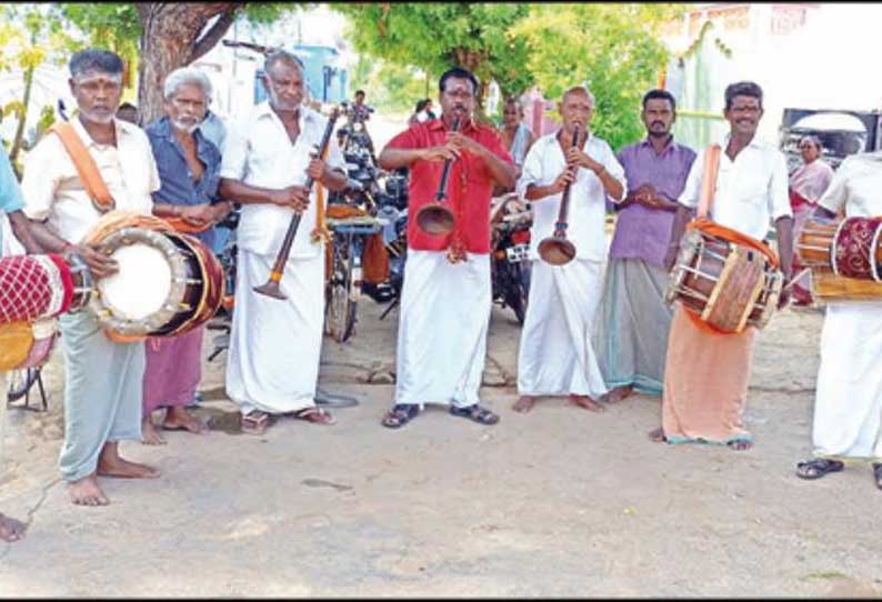 கொரோனா ஊரடங்கால் தாளம் மறந்த மேளக் கலைஞர்கள் - நிவாரண உதவி வழங்க கோரிக்கை