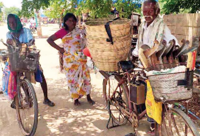 ஊரடங்கால் சானை பிடித்தல், அரிவாள்மனை விற்பனை தொழில் பாதிப்பு