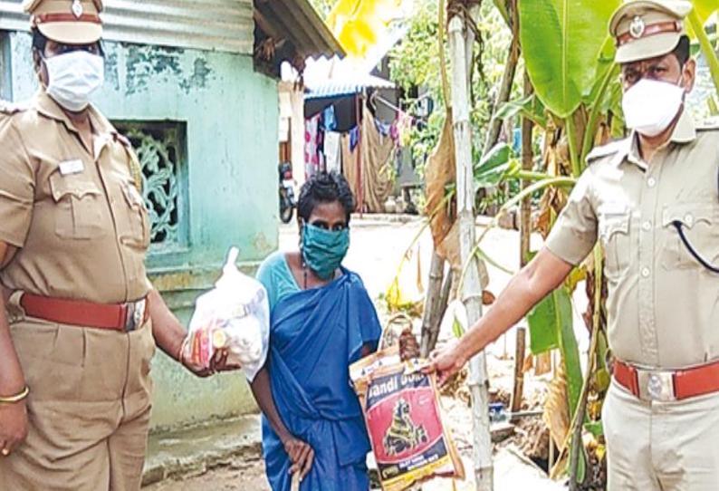 மாற்றுத்திறனாளிகளுக்கு உதவிய போலீஸ் சூப்பிரண்டு