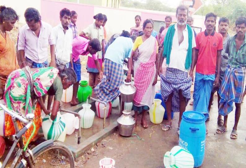 பம்பரம் முத்தம்பட்டியில் குடிநீர் தட்டுப்பாட்டால் பொதுமக்கள் அவதி கூடுதலாக குழாய்கள் அமைக்க கோரிக்கை