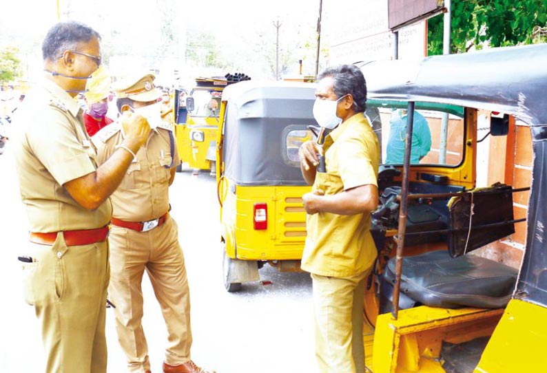 விழுப்புரம் நகரில் விதிகளை மீறி இயக்கிய 20 ஆட்டோக்கள் பறிமுதல்