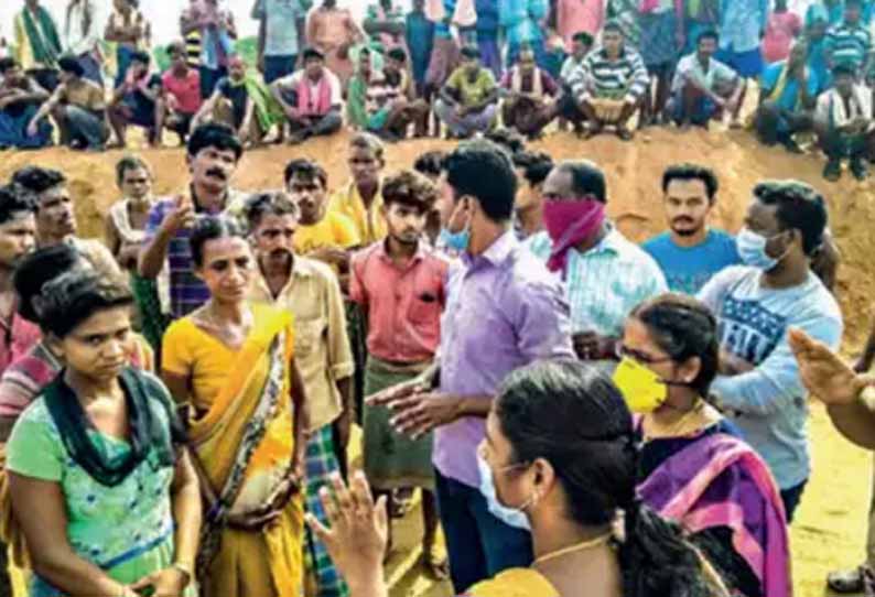 தமிழ்நாடு : ஊருக்கு செல்லவேண்டும் என கூறிய வெளிமாநில தொழிலாளர்கள் மீது தாக்குதல்