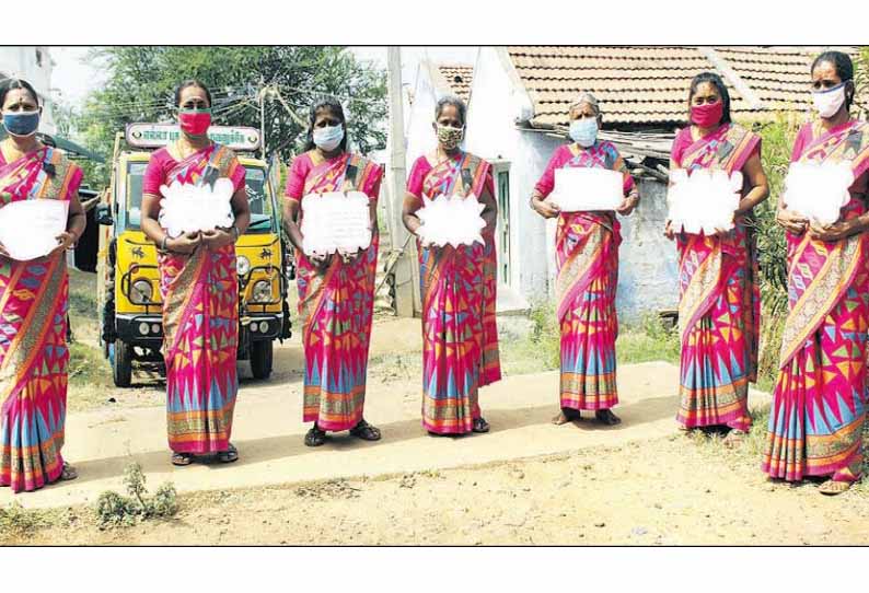 திருப்பூரில் 30 இடங்களில்  பெண் தொழிலாளர்கள் கருப்பு சின்னம் அணிந்து ஆர்ப்பாட்டம்