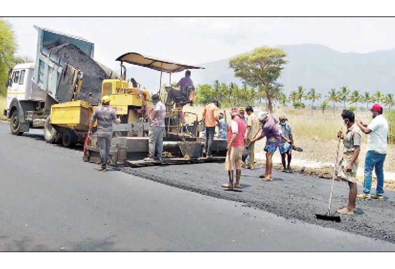 சத்திரப்பட்டி அருகே  ரூ.1 கோடியில் சாலை, பாலம் அமைக்கும் பணிகள் தீவிரம்