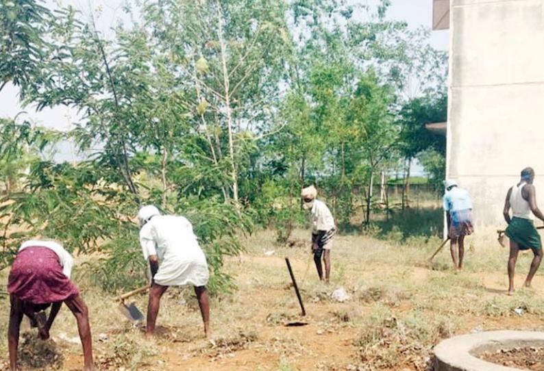 அரசு பள்ளிகளை புதுப்பிக்க ரூ.5 கோடி நிதி ஒதுக்கீடு கொரோனா ஊரடங்கில் சீரமைப்பு நடவடிக்கை