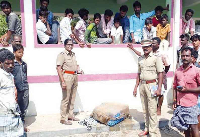 கடலில் மிதந்து வந்த கஞ்சா மூட்டைகள் இலங்கைக்கு கடத்த முயற்சியா? போலீசார் விசாரணை