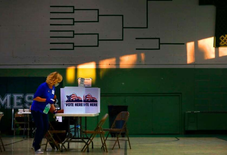 அமெரிக்காவில் கொரோனாவுடன் தேர்தல் பணியில் ஈடுபட்ட நீதிபதி: ஓட்டுப்பதிவு முடிந்ததும் பலி