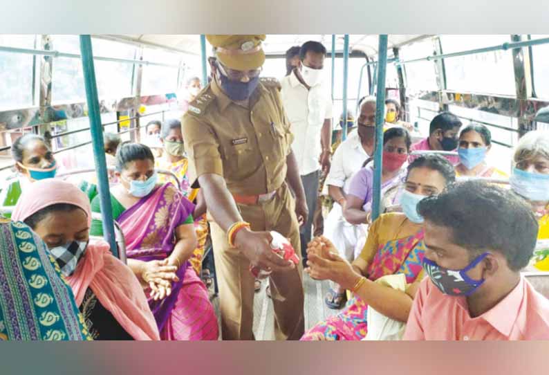 முகக்கவசம் அணிகிறார்களா? பஸ்களில் போக்குவரத்து துறையினர் ஆய்வு