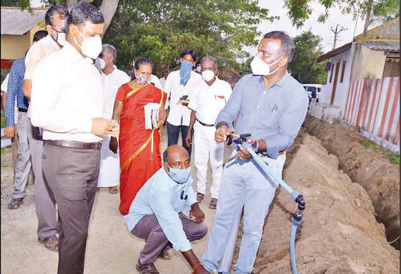 திருப்புல்லாணியில் குடியிருப்புகளுக்கு குடிநீர் குழாய் இணைப்பு வழங்கும் பணியை கலெக்டர் ஆய்வு