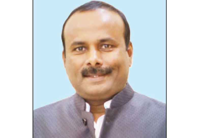 டி.ஜே.ஹள்ளி வன்முறையில் காங்கிரஸ் எம்.எல்.ஏ. வீட்டுக்கு தீவைப்பு பெங்களூரு மாநகராட்சி முன்னாள் மேயர் கைது