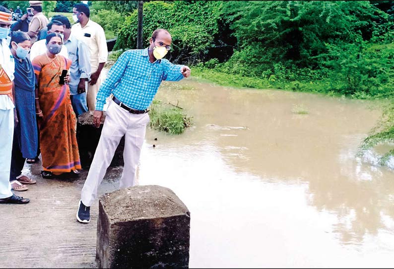 மரக்காணம் பகுதியில் பருவமழை முன்னெச்சரிக்கை நடவடிக்கைகளை கலெக்டர் ஆய்வு