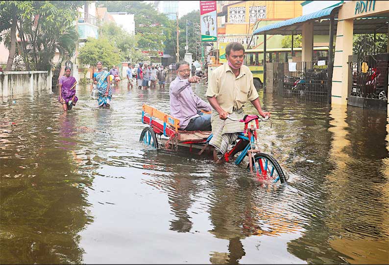 கனமழை பெய்து 2 நாட்களுக்கு பிறகும் சென்னையில் வடிய மறுக்கும் மழை நீர்