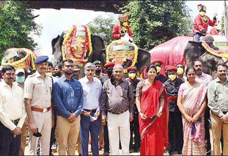 தசரா விழாவில் பங்கேற்க 5 யானைகள் மைசூருவுக்கு கஜபயணம்