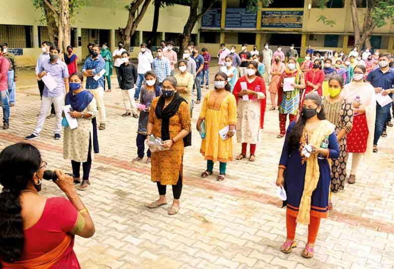 கொரோனாவால் ஒத்திவைக்கப்பட்ட சிவில் சர்வீசஸ் முதல்நிலை தேர்வு நாடு முழுவதும் நடந்தது