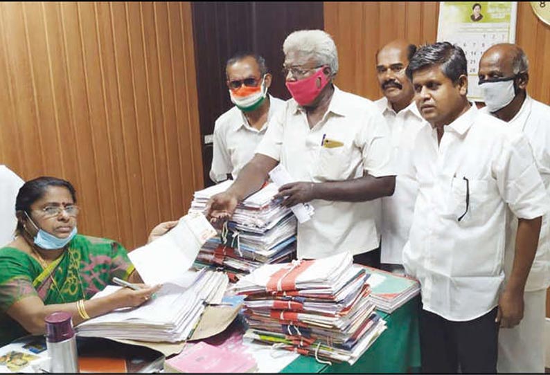 கோவில்பட்டியில் உதவி கலெக்டர் அலுவலகம் முன்பு காங்கிரசார் ஆர்ப்பாட்டம்