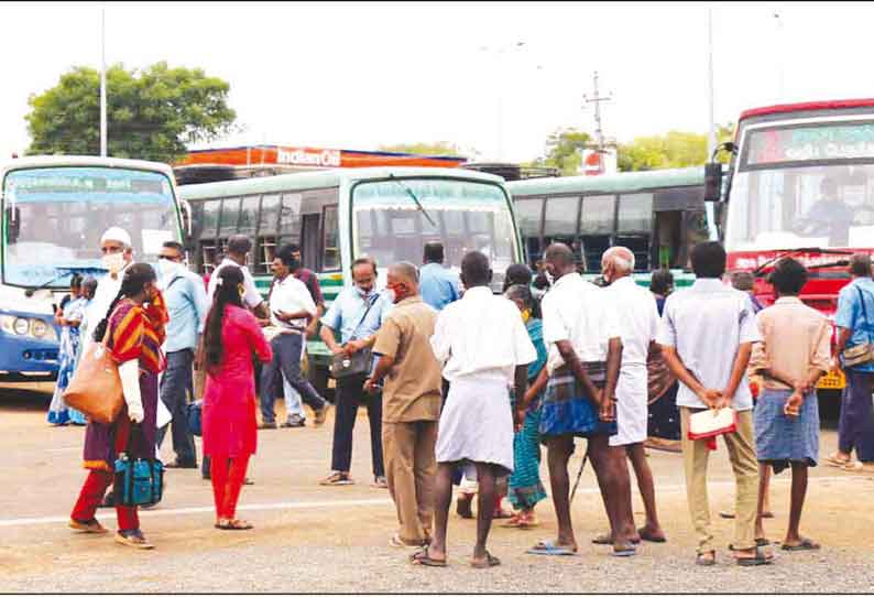 நெல்லை, தூத்துக்குடி, தென்காசியில் பயணிகள் கூட்டம் அதிகரிப்பால் கூடுதல் பஸ்கள் இயக்கம்