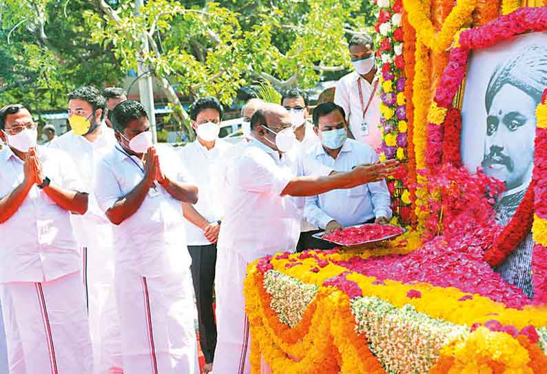 எம்.ஜி.ஆர்., ஜெயலலிதா இடத்தை யாராலும் நிரப்ப முடியாது - அமைச்சர் ஜெயக்குமார் பேட்டி