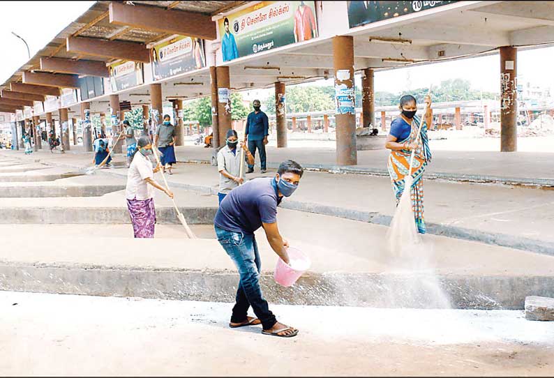 மாவட்டங்களுக்கிடையே இன்று முதல் போக்குவரத்து: விழுப்புரம் கோட்டத்தில் 2 ஆயிரம் பஸ்கள் இயக்க ஏற்பாடு அதிகாரி தகவல்