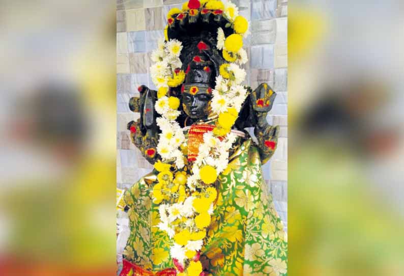 குடியாத்தம் அருகே, 3 அடி உயர அம்மன் சிலை திருட்டு - போலீஸ் விசாரணை