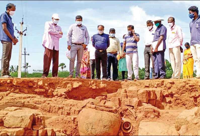 ஆதிச்சநல்லூர், சிவகளையில் அகழாய்வு பணிகளை தொல்லியல் துறை அதிகாரி ஆய்வு