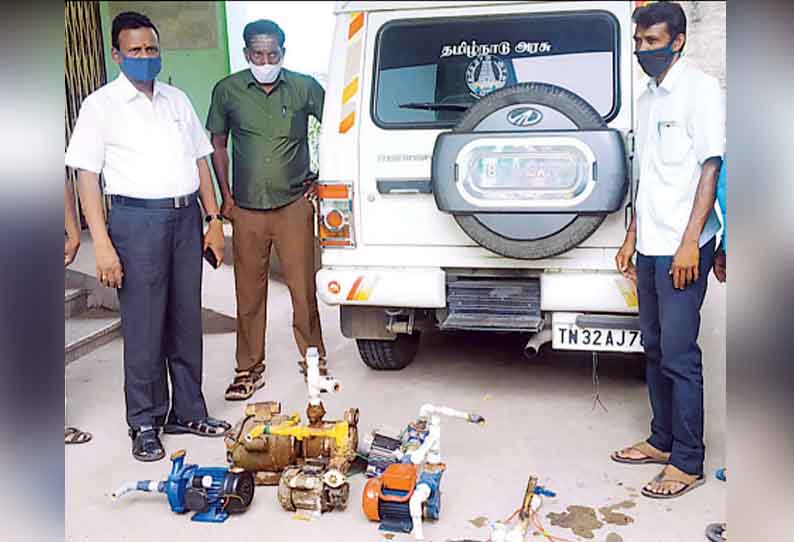 ஓட்டல், இறைச்சி கடைகளில் முறைகேடாக குடிநீர் உறிஞ்ச பயன்படுத்திய 10 மின் மோட்டார்கள் பறிமுதல் - விழுப்புரம் நகராட்சி அதிகாரிகள் நடவடிக்கை