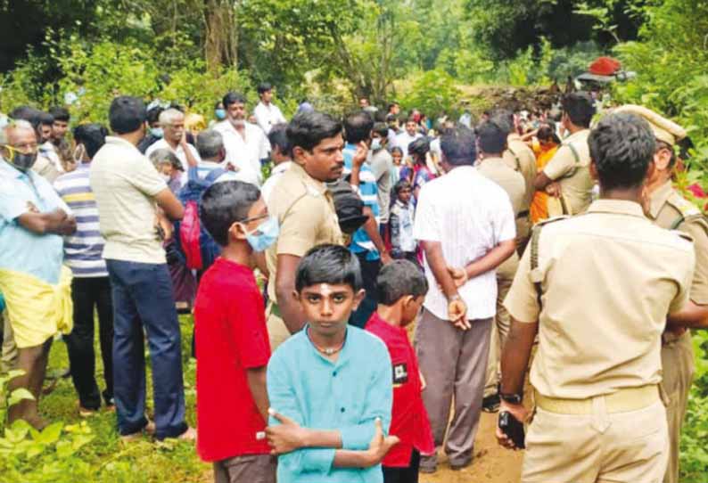 ஸ்ரீவில்லிபுத்தூர் அருகே, காட்டழகர் கோவிலுக்கு செல்ல பக்தர்களுக்கு அனுமதி மறுப்பு