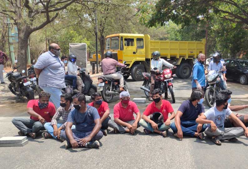 சமூக இடைவெளியை பின்பற்றாத டீக்கடைக்கு சீல்